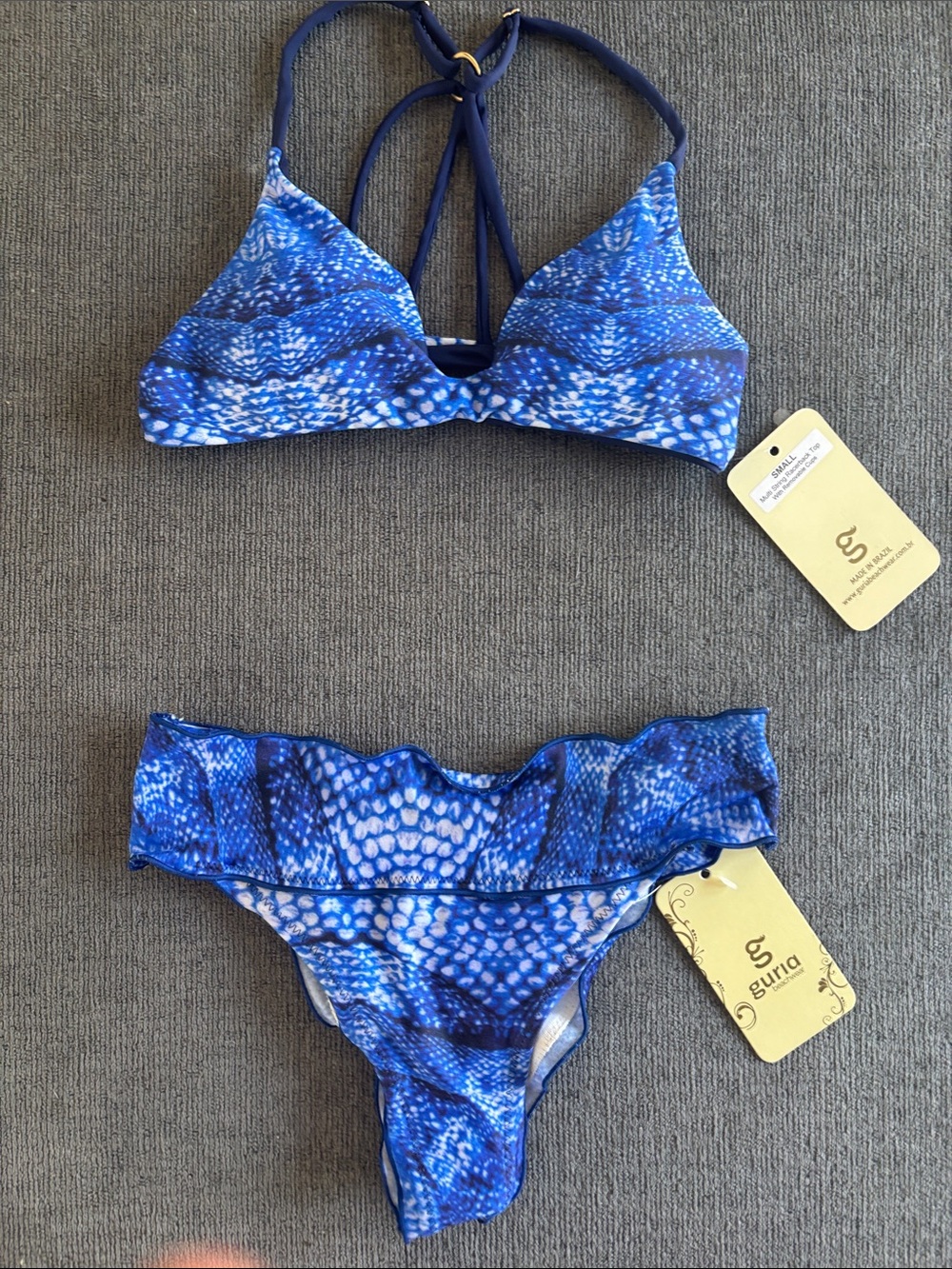 NWT Guria blue snake print with ruffle details set. Size small